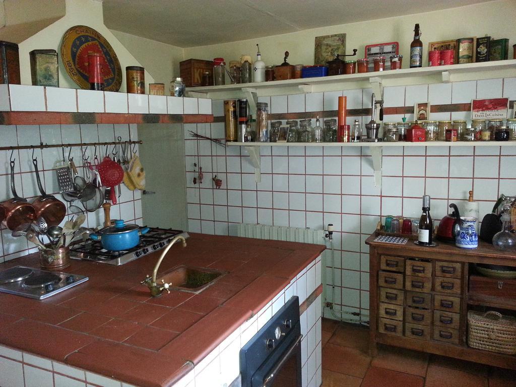 La Maison De L'Oenologue Poucharramet Luaran gambar